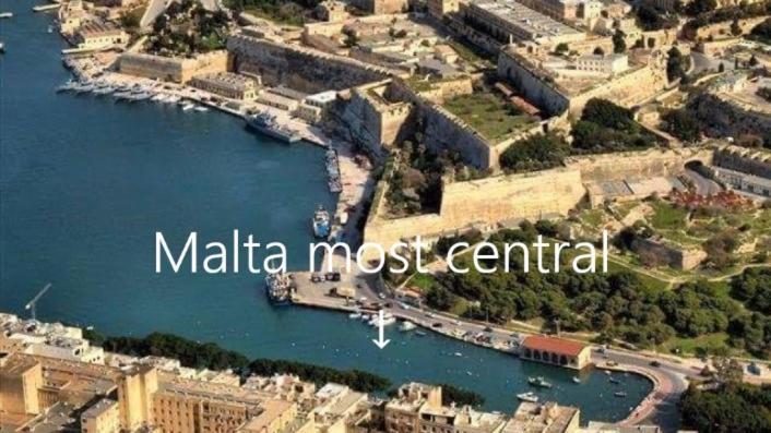 Centre Point, Malta'S Most Central Pietà Kültér fotó